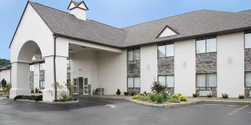 Schoenbrunn Inn golf package